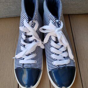 EUC LAND'S END Converse styling high top sneaker (8) KICKS bright white/blue